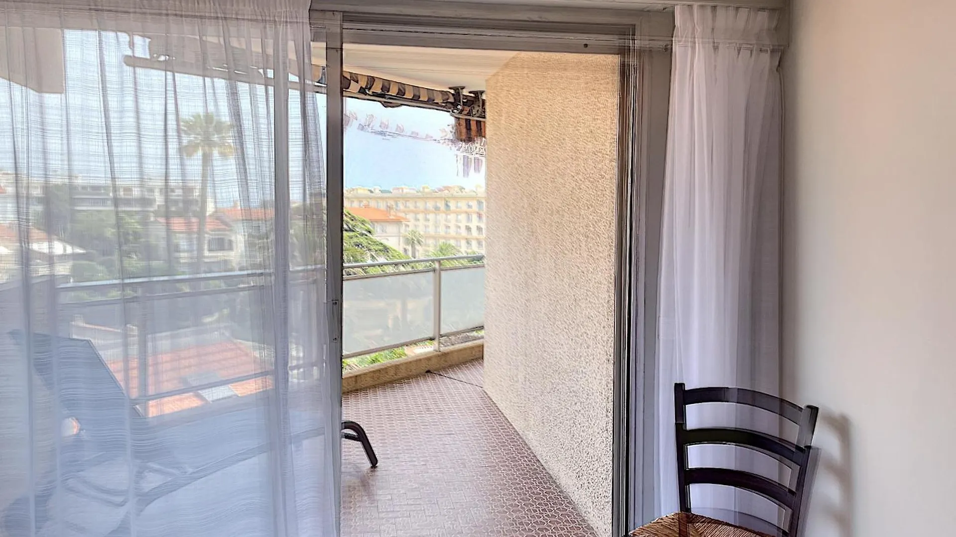 Apartment A 2 Pas Des Plages Du Midi 300L Cannes