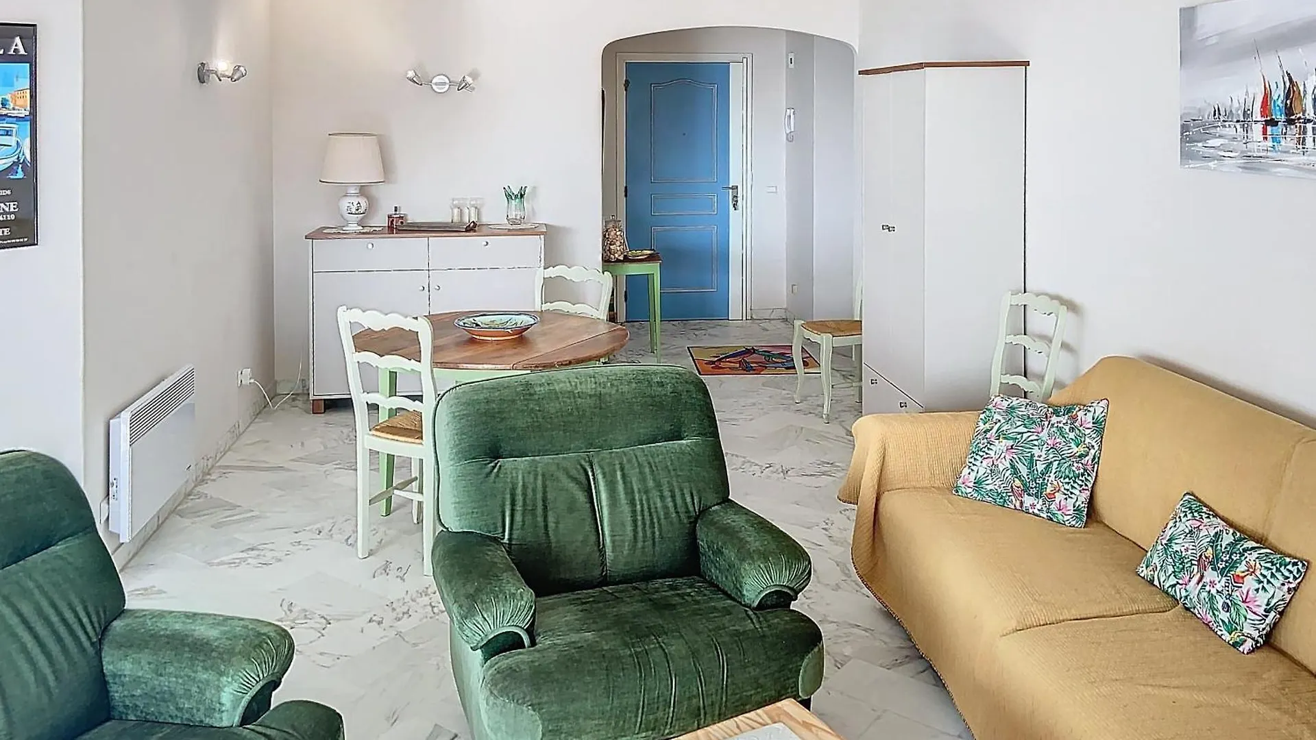 A 2 Pas Des Plages Du Midi 300L Cannes 0*,  France